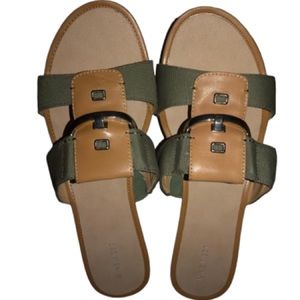Nine West size 10.5 green canvas and tan leather sandal silver buckle detail